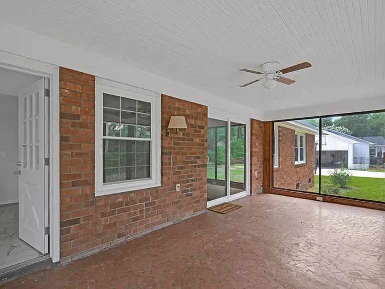 306 Granville Dr — Photo 35