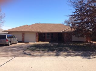 802 Pine Oak Dr, Edmond, OK 73034
