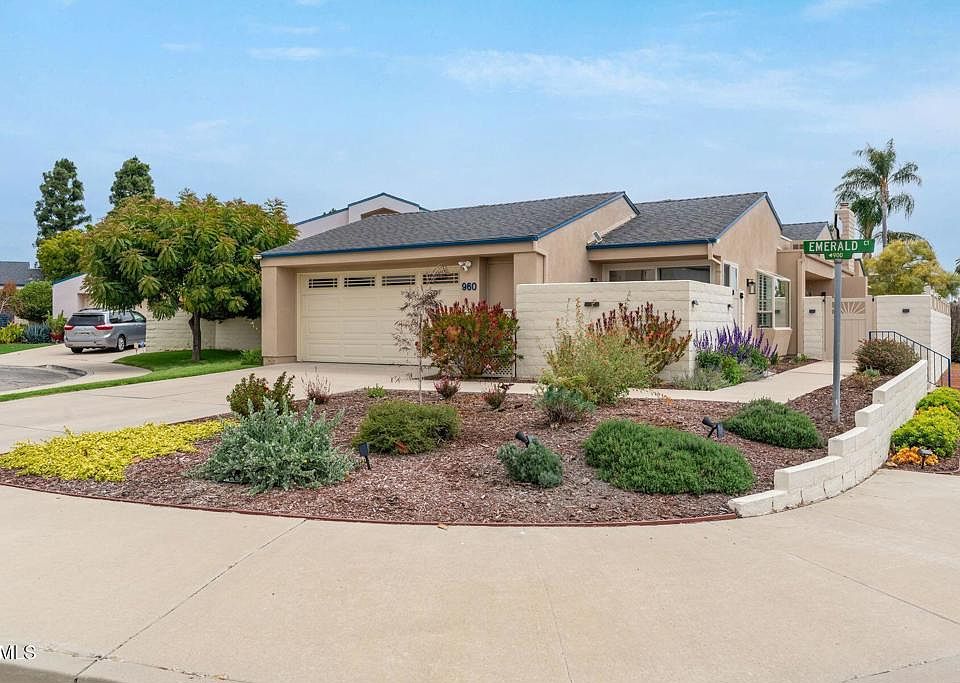 1st image of 960 Emerald Ct