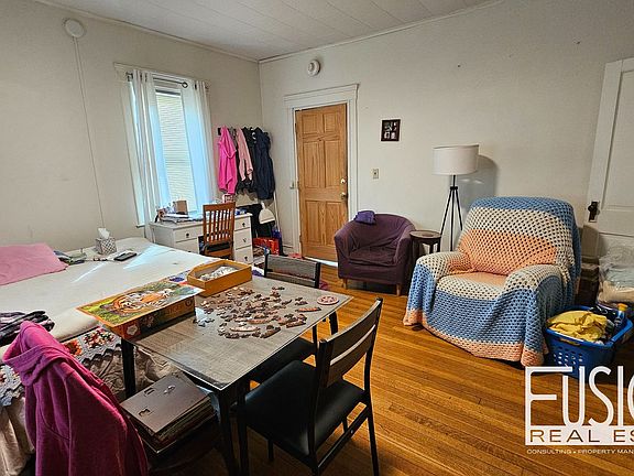 4th image of 21-25 Elmwood Ave #1