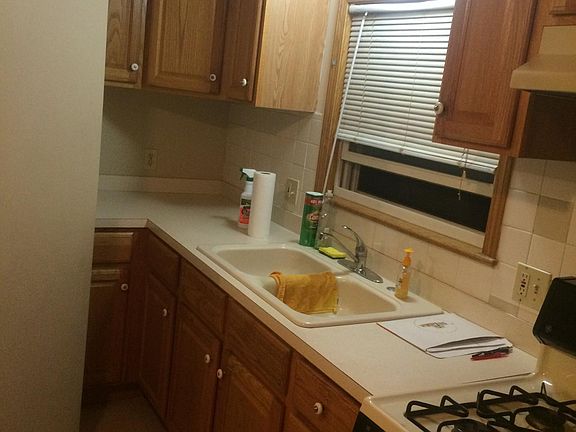 4th image of 194 15th St NW Floor 2