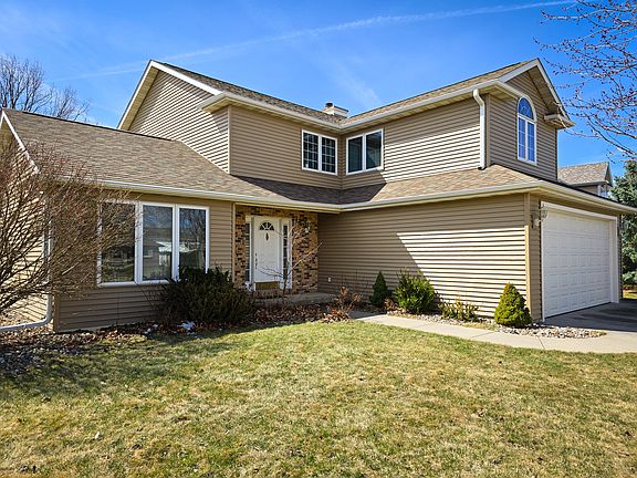 4th image of 3132 Evergreen Rd