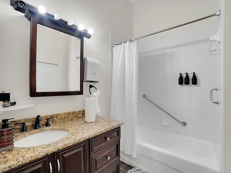 China Berry Cir — Photo 4