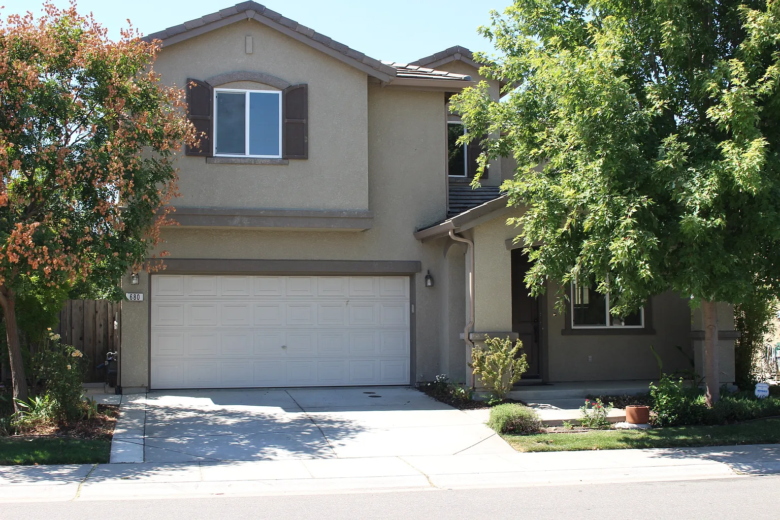 680 Greg Thatch Cir photo 1