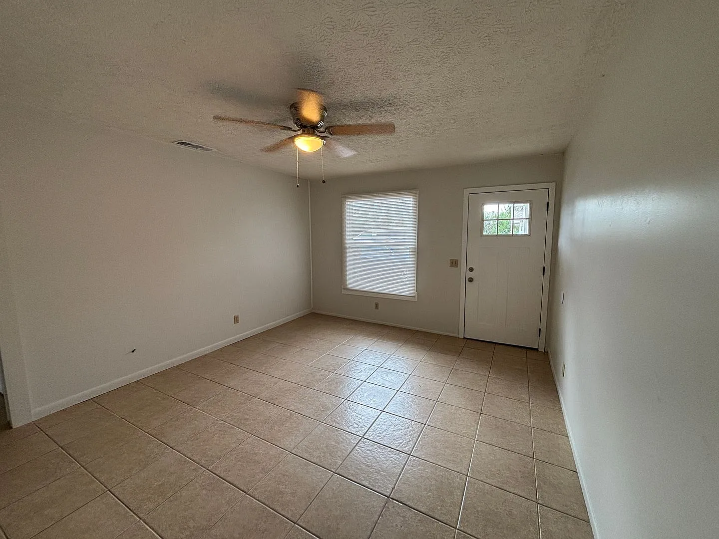 Garden Manor Apts — Photo 2