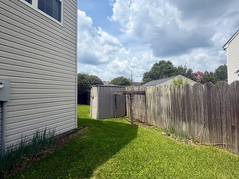 1400 Dalsbury Ln — Photo 29