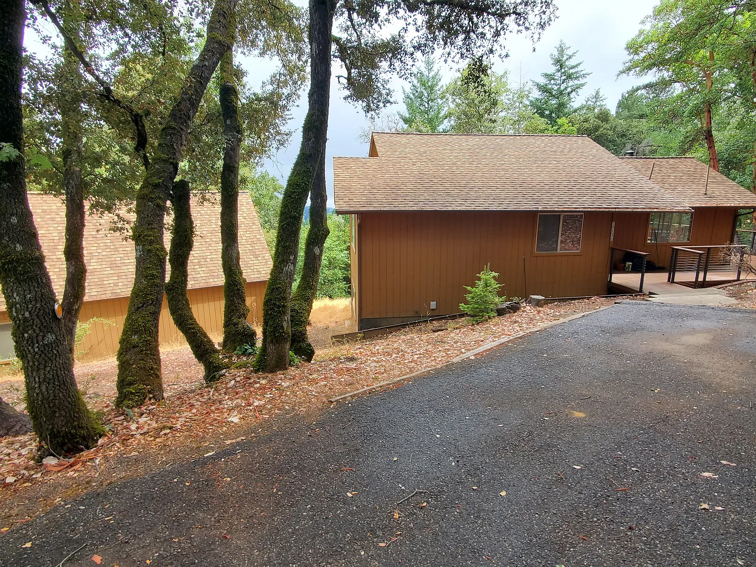 4 bed, 2400 sqft, $5,750 — Photo 2