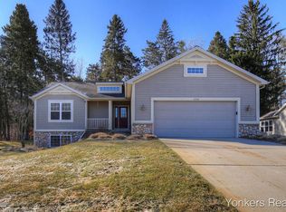 2236 Quarter Horse Dr NE, Cedar Springs, MI 49319