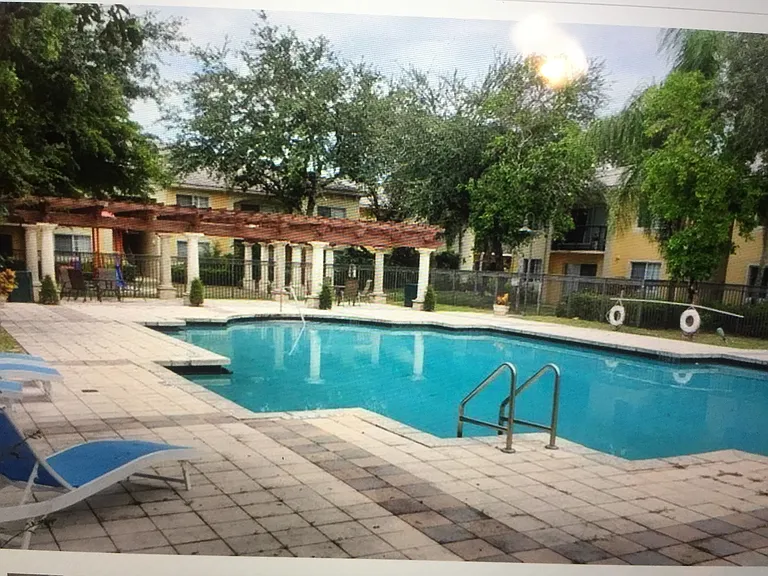 900 Crestwood Ct S #907 — Photo 16