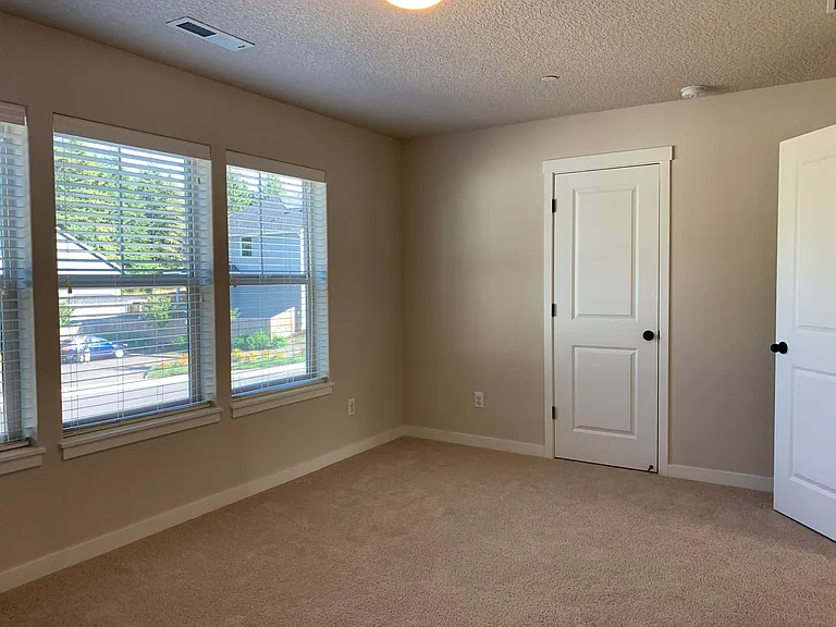 4223 NE Tacoma Ct — Photo 18