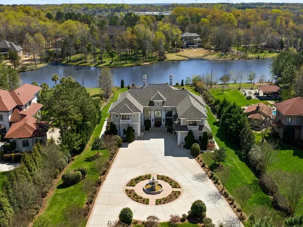 9201 Woodhall Lake Dr, Waxhaw, NC 28173
