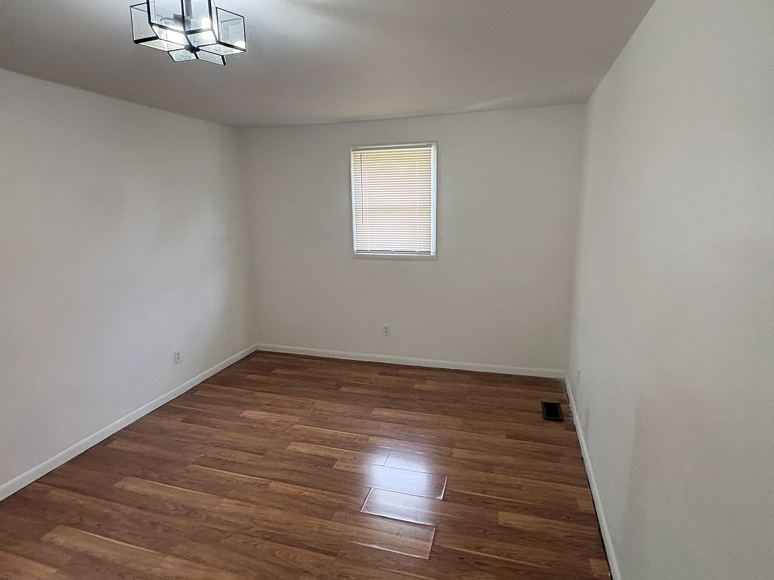 1 bed, 850 sqft, $750 — Photo 2