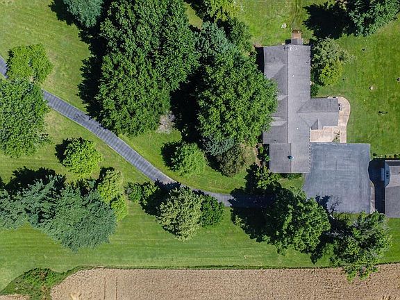 2nd image of 576 La Center Rd