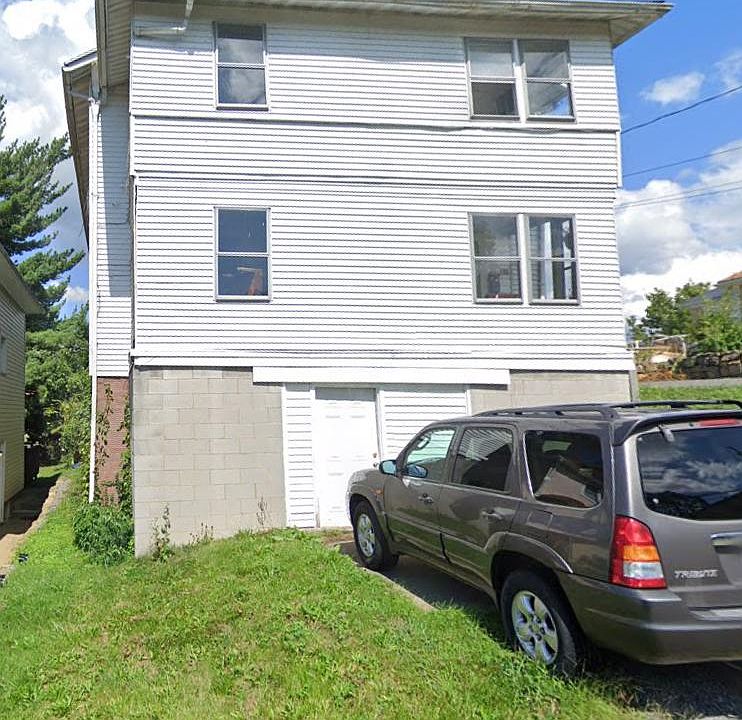 1st image of 843 Miller St