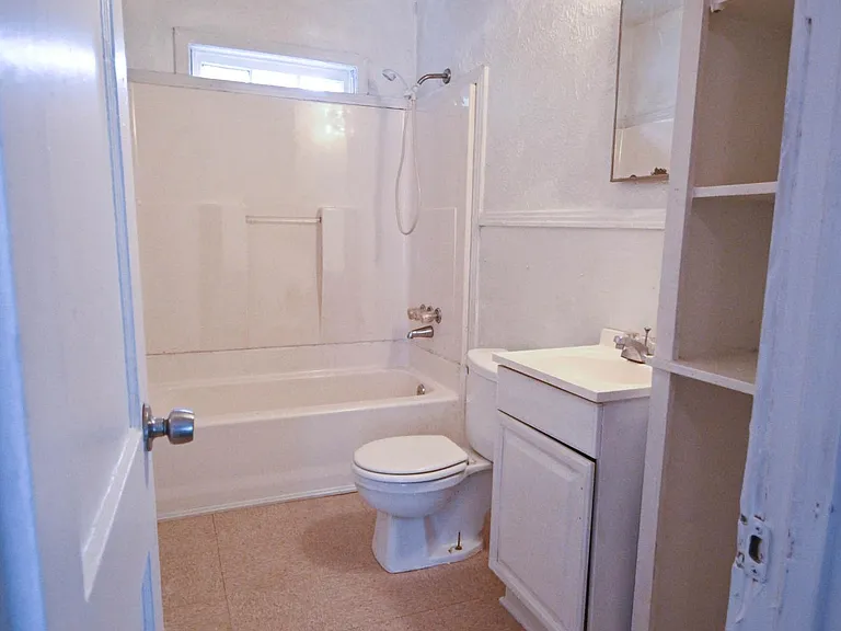 2650 Scotland Dr — Photo 4