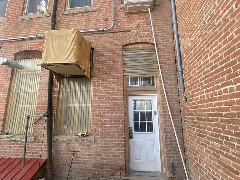 105 1/2 S Main St — Photo 22