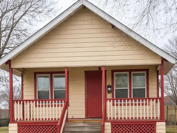 835 Rice St, Wood River, IL 62095
