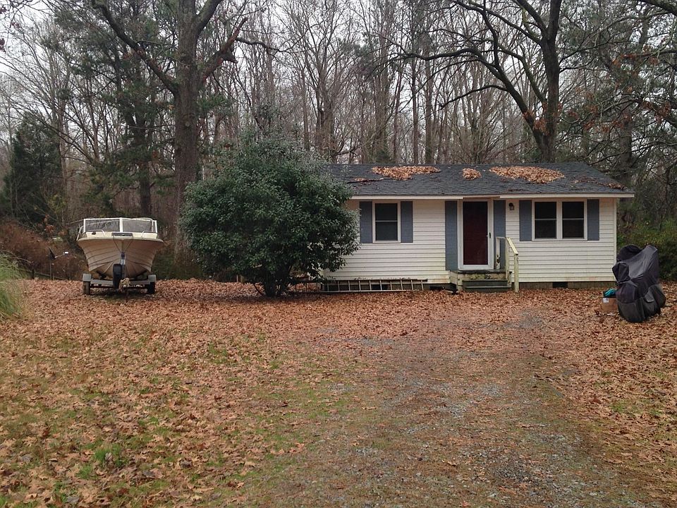 2nd image of 401 Dogwood Dr