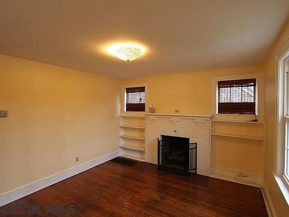 2nd image of 441 E Lamb St