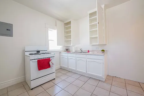 759 N Raymond Ave #4 Photo 1