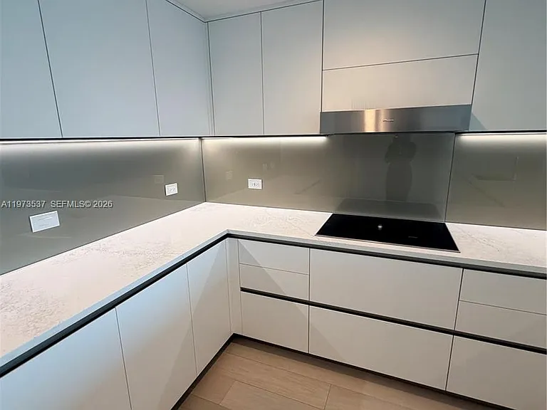 9201 E Bay Harbor Dr #309 — Photo 11