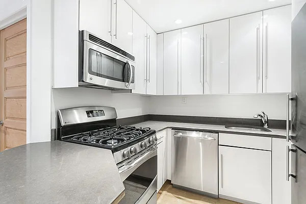 Rented by Compass | media 24
