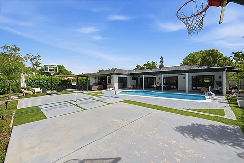 9935 Ramblewood Dr Photo 1