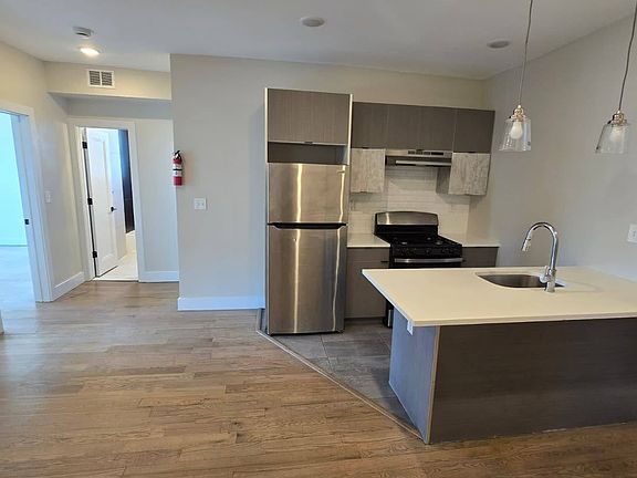2nd image of 490 Rahway Ave Unit B1
