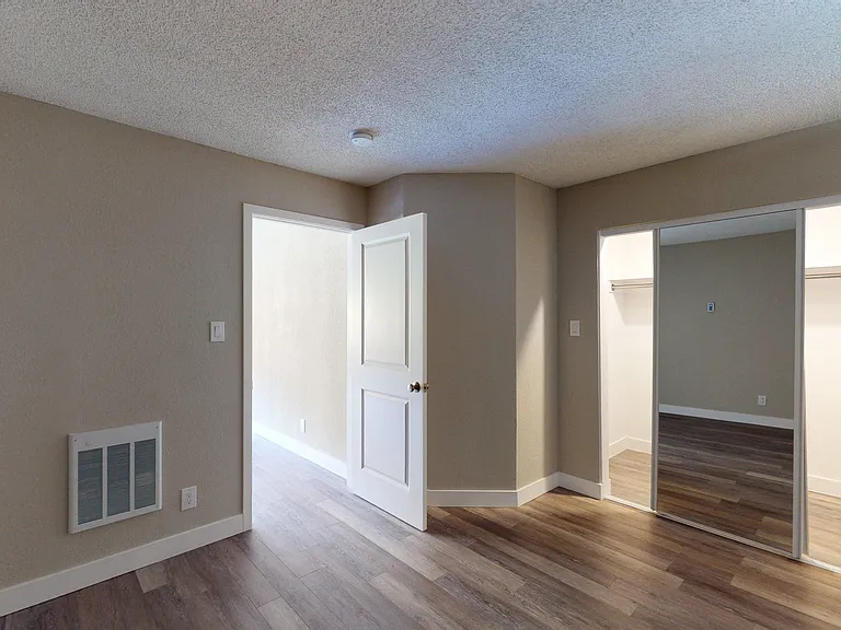 Marina Cove Apartments — Photo 15