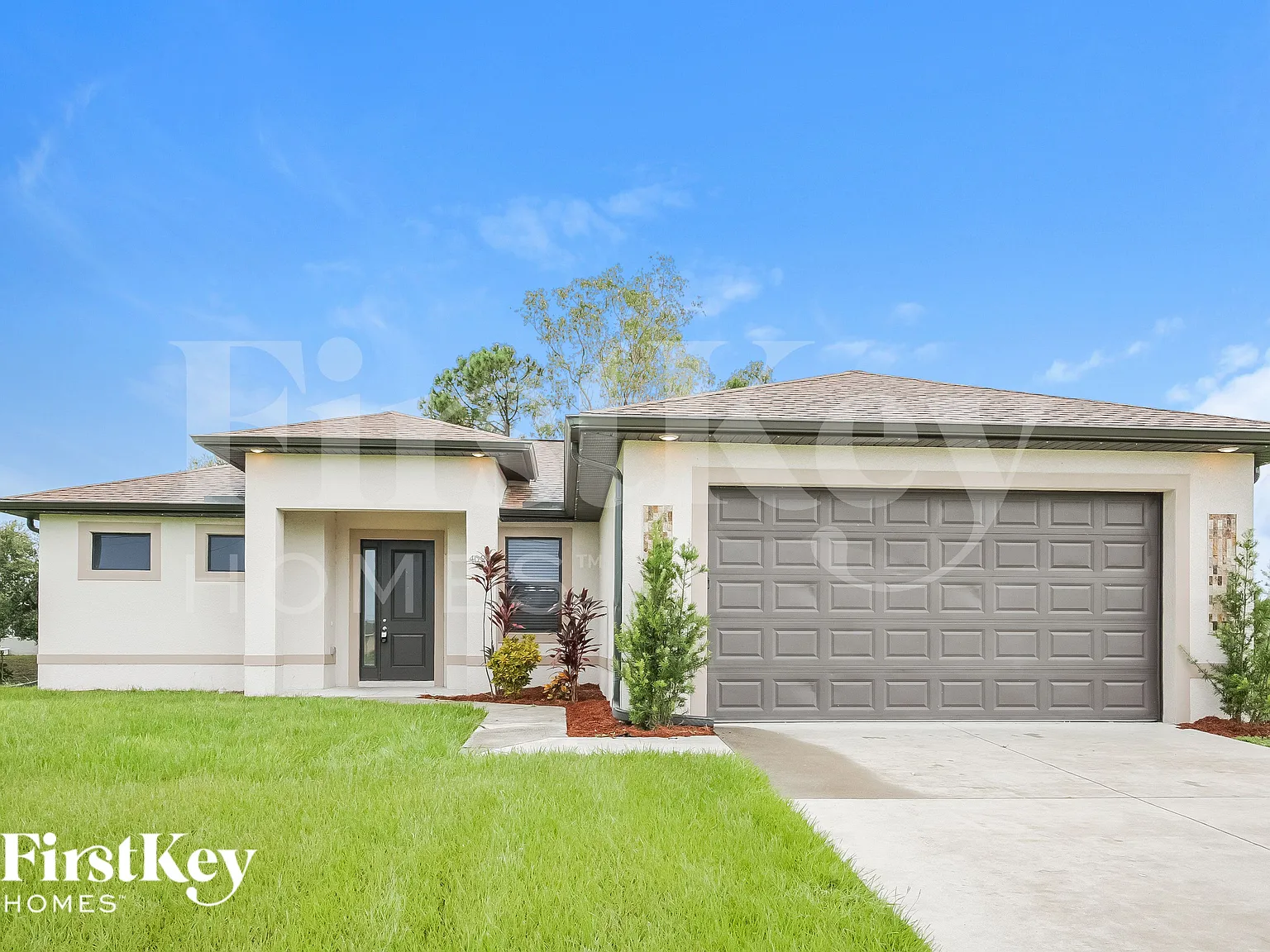 3 bed, 2.0 bath, 1592 sqft, $2,325 — Photo 1