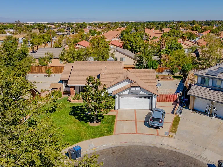 37347 Waterman Ave — Photo 33
