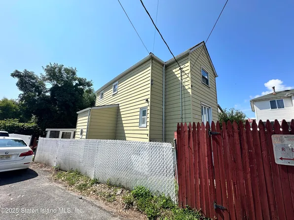 32 Linda Ave, Staten Island, NY 10305