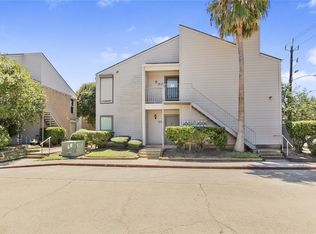 3220 69th St APT B6, Galveston, TX 77551