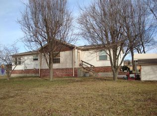 17101 S 663rd Rd, Wyandotte, OK 74370
