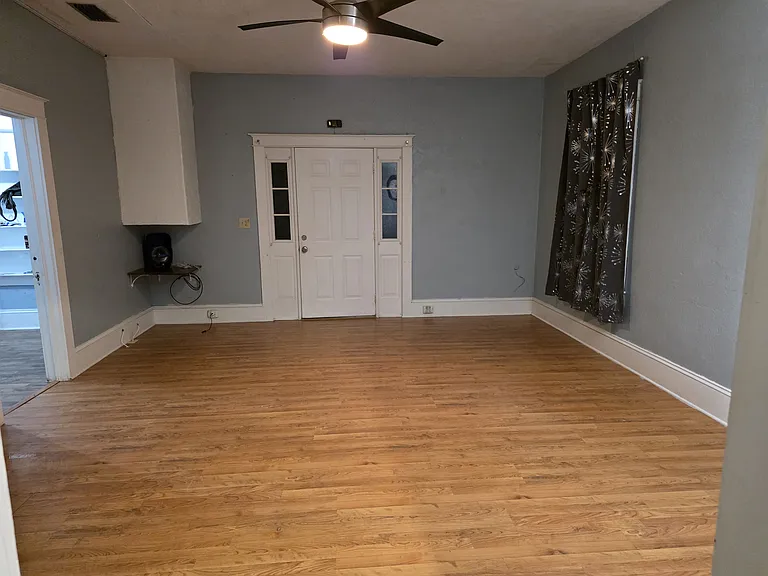 9 W Herrick Dr #1 — Photo 1
