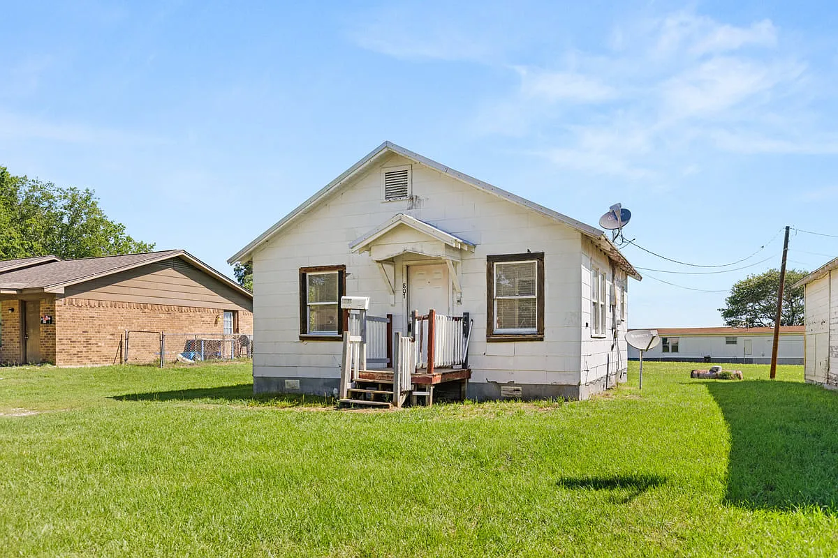 807 W Sabine St - 807 W Sabine — Photo 1