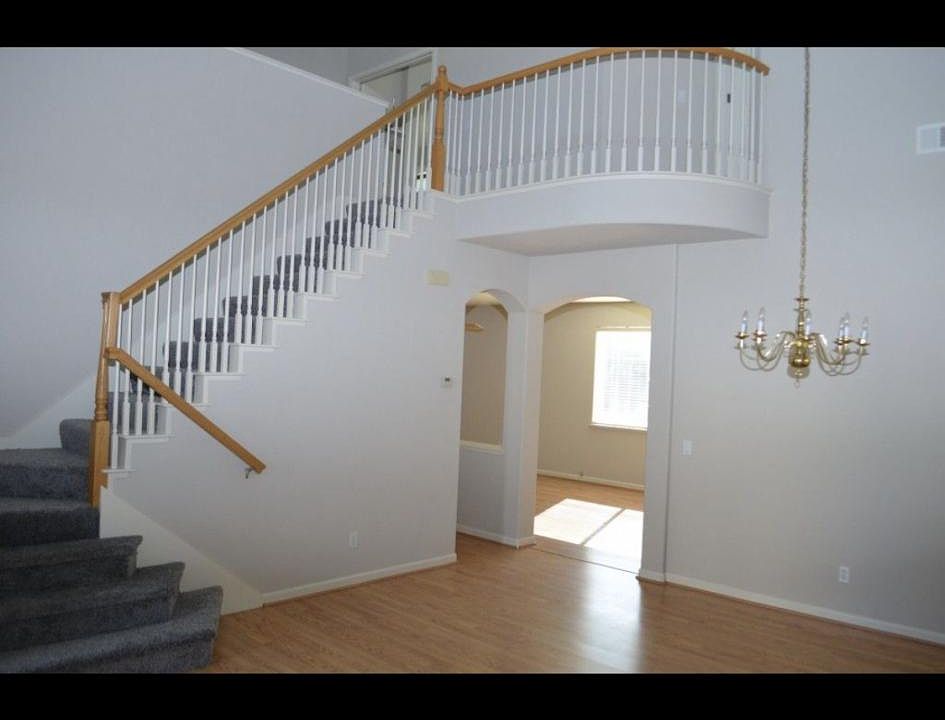 2nd image of 180 Oak Crest Ct