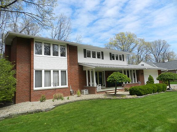2nd image of 675 Greenlawn Ave