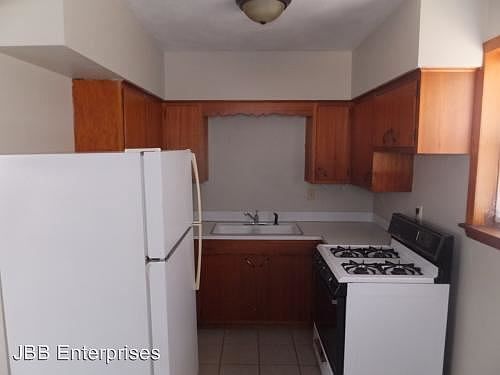 4th image of 1228 24th Ave