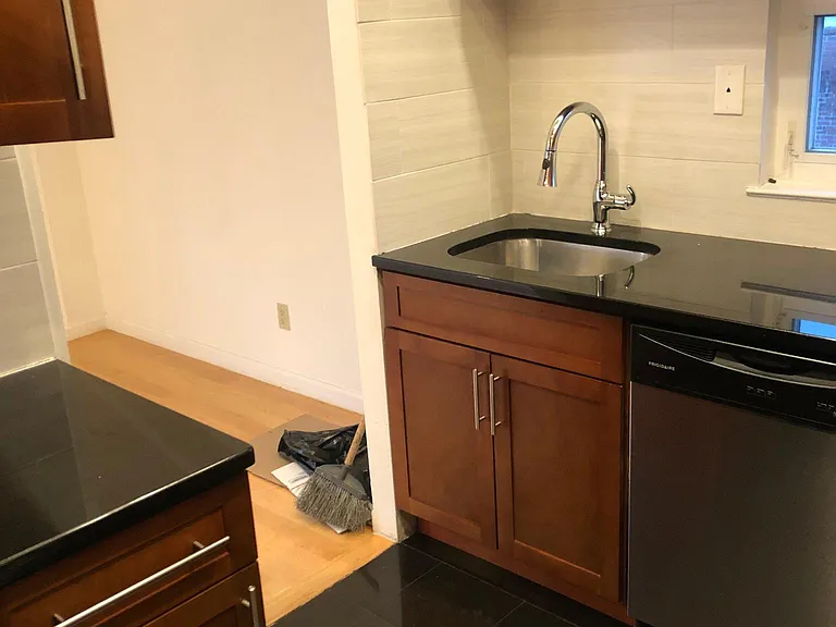 237 Great Neck Rd #4B — Photo 5
