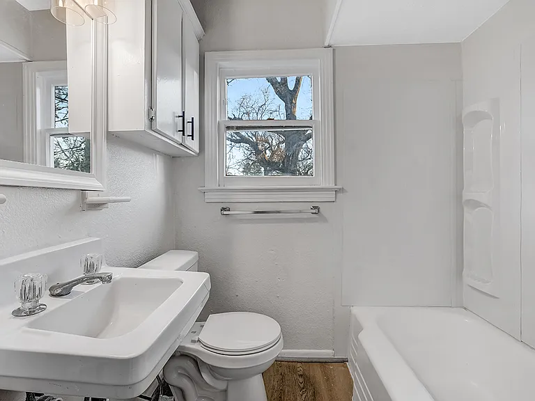 828 Burma Rd — Photo 6