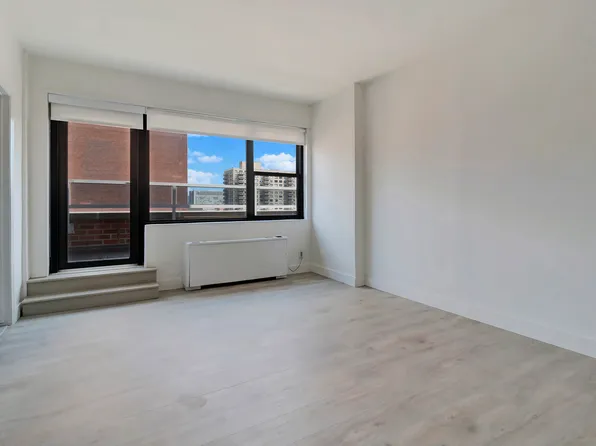 120 East 34th Street image 5 of 11