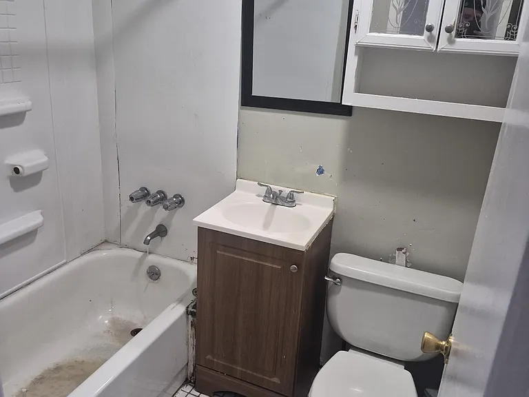117 69th St #2L — Photo 2