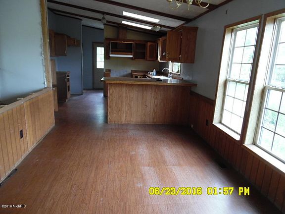3rd image of 17000 Starbrick St