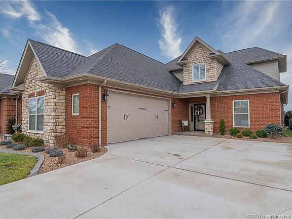 2nd image of 1717 Bay Hill Pl