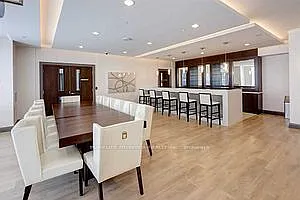 7167 Yonge St #202 — Photo 12
