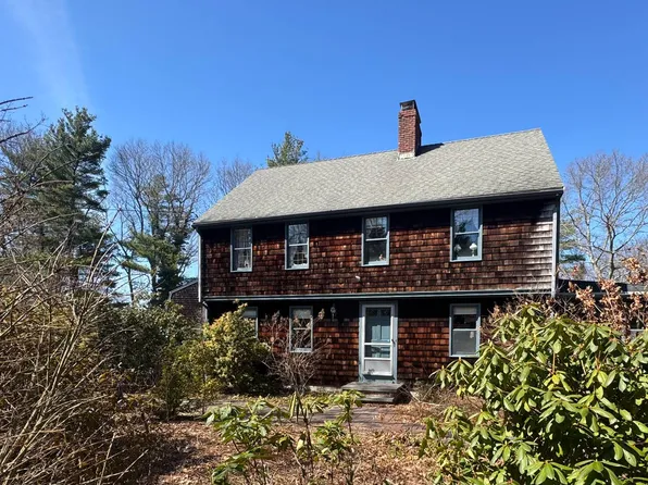 28 Lantern Ln, Hanover, MA 02339