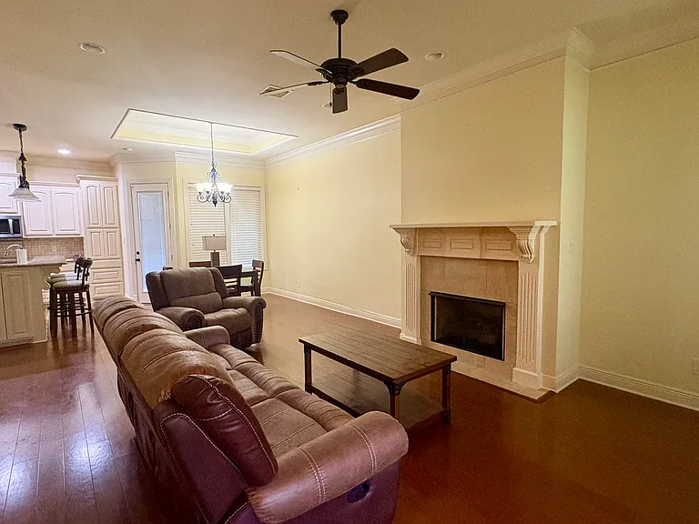 613 Janna Dr — Photo 2