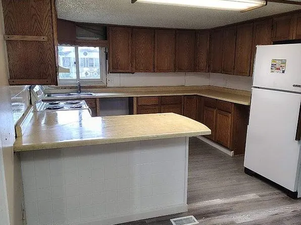 1030 Cedar Ave, Shelby, MT 59474