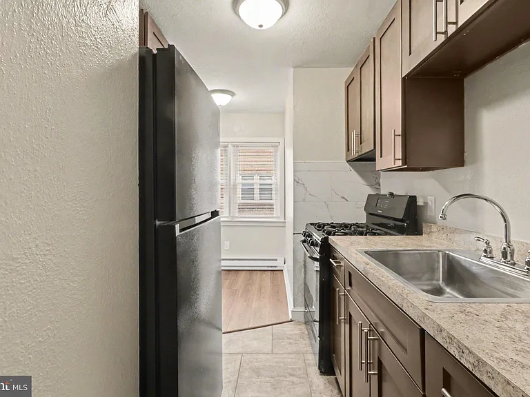 104 N Madison St #C1 — Photo 5